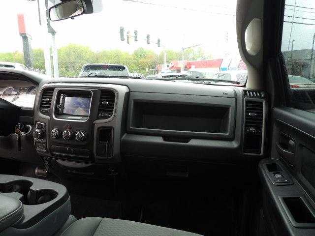 RAM 1500 Express 4x4 Quad Cab 6'4" Box 2017