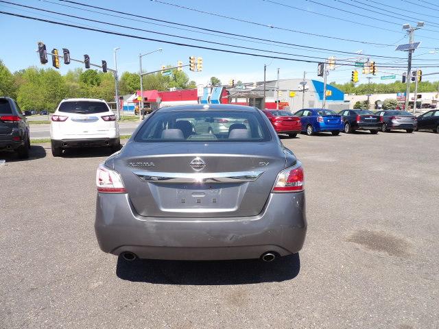 Nissan Altima 4dr Sdn I4 2.5 SV 2015