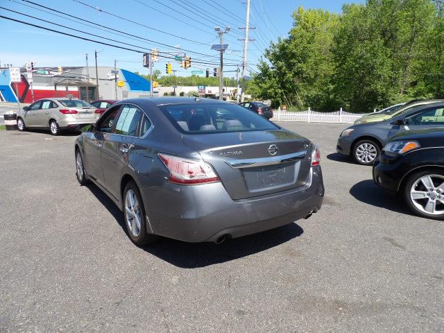 Nissan Altima 4dr Sdn I4 2.5 SV 2015