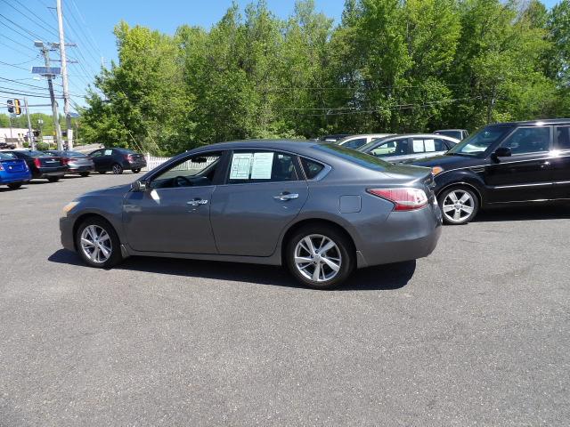 Nissan Altima 4dr Sdn I4 2.5 SV 2015