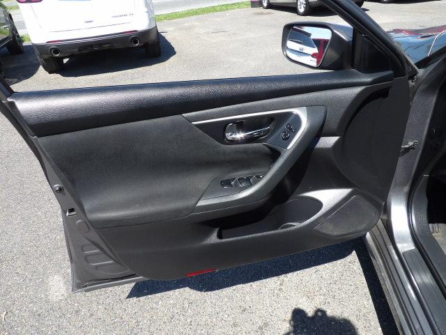 Nissan Altima 4dr Sdn I4 2.5 SV 2015