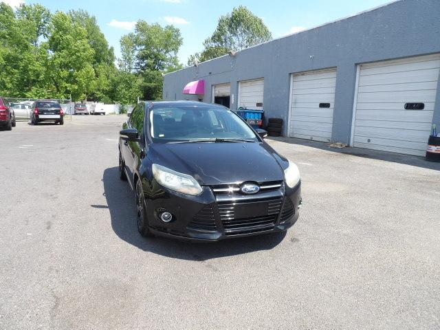 Ford Focus 4dr Sdn Titanium 2012