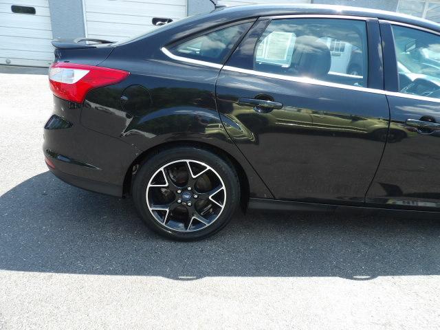 Ford Focus 4dr Sdn Titanium 2012
