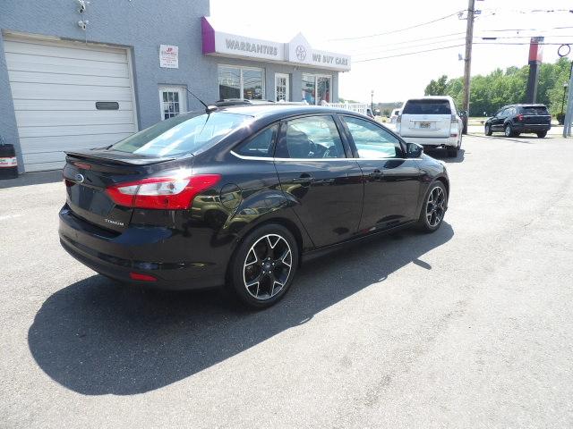 Ford Focus 4dr Sdn Titanium 2012