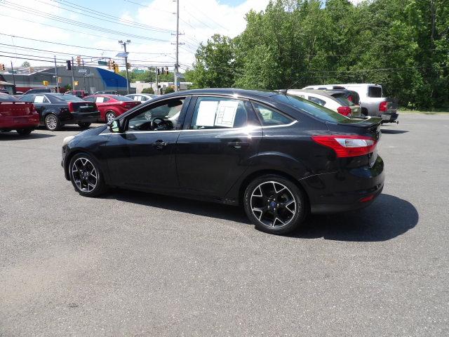 Ford Focus 4dr Sdn Titanium 2012