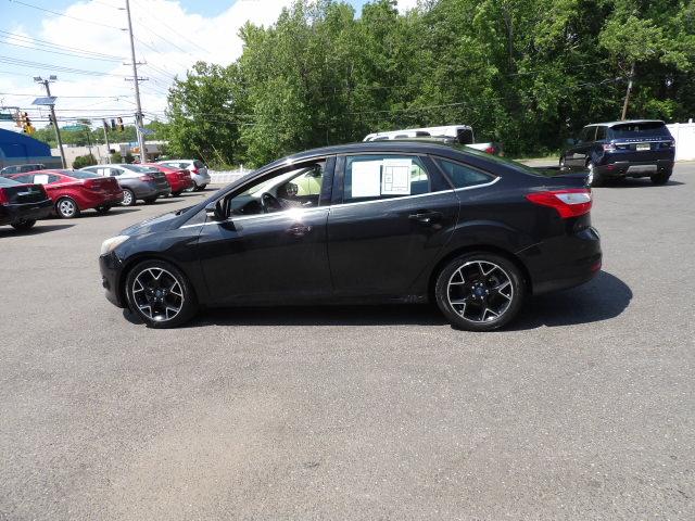 Ford Focus 4dr Sdn Titanium 2012