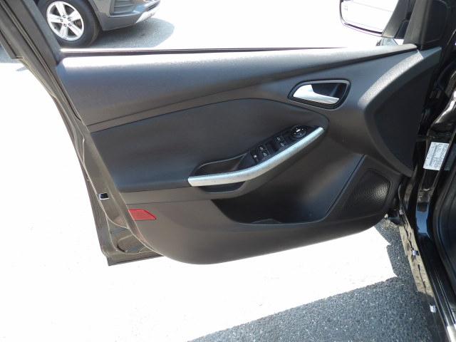Ford Focus 4dr Sdn Titanium 2012
