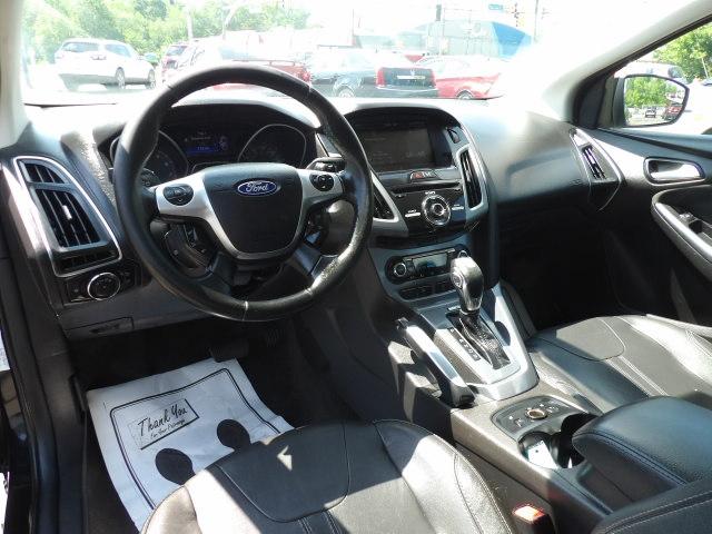 Ford Focus 4dr Sdn Titanium 2012