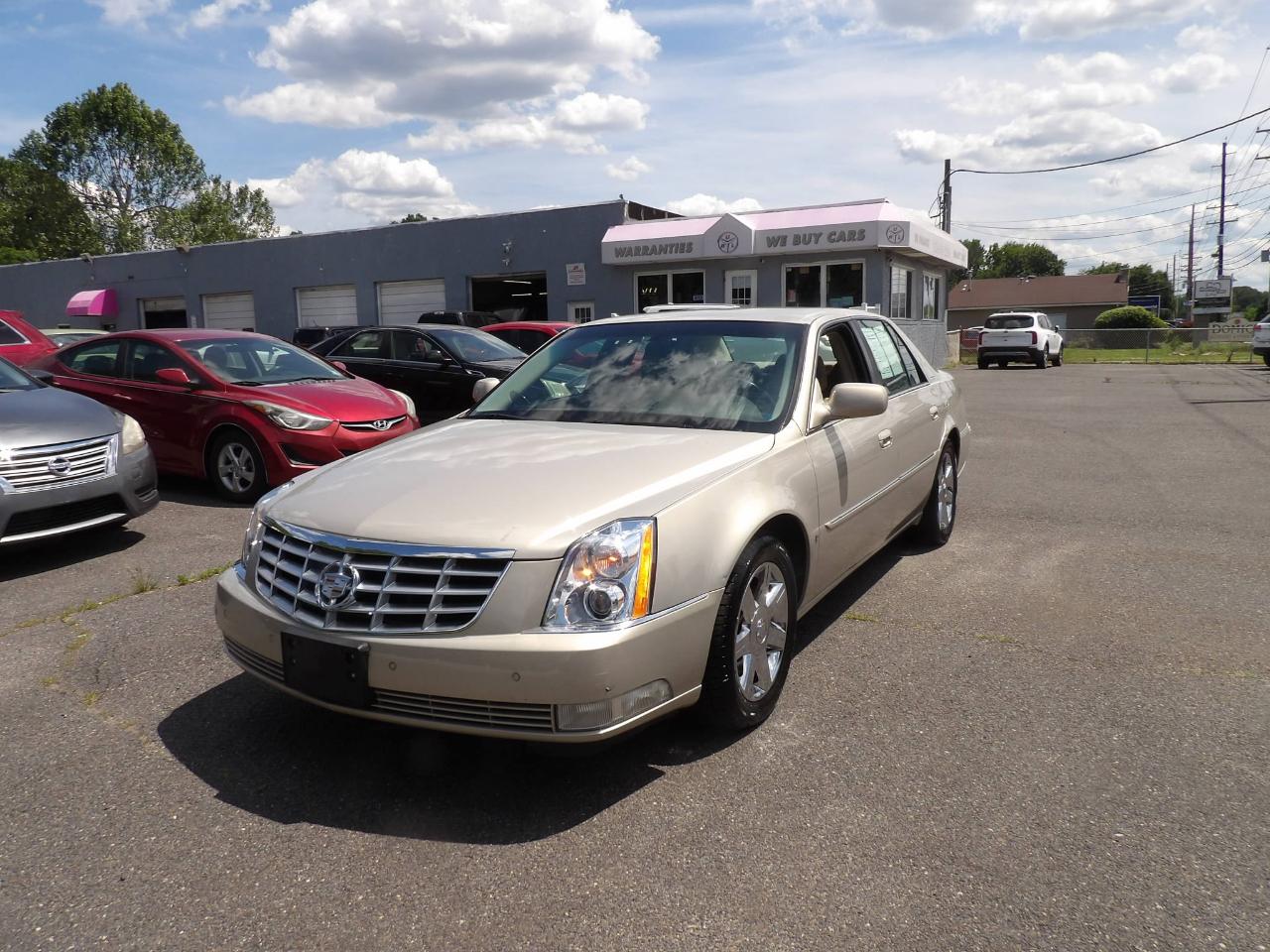 Cadillac DTS 4dr Sdn Luxury I 2007