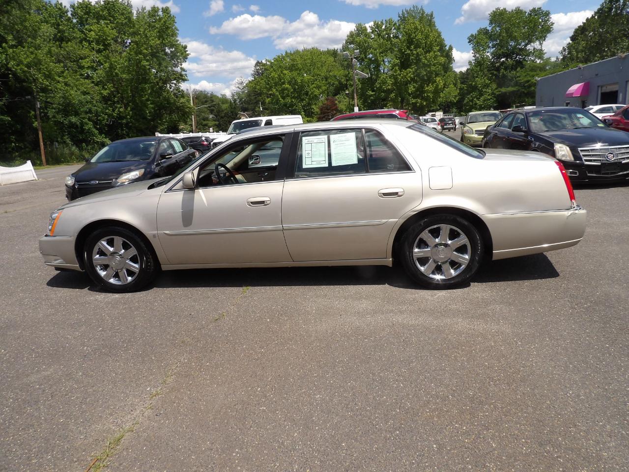 Cadillac DTS 4dr Sdn Luxury I 2007