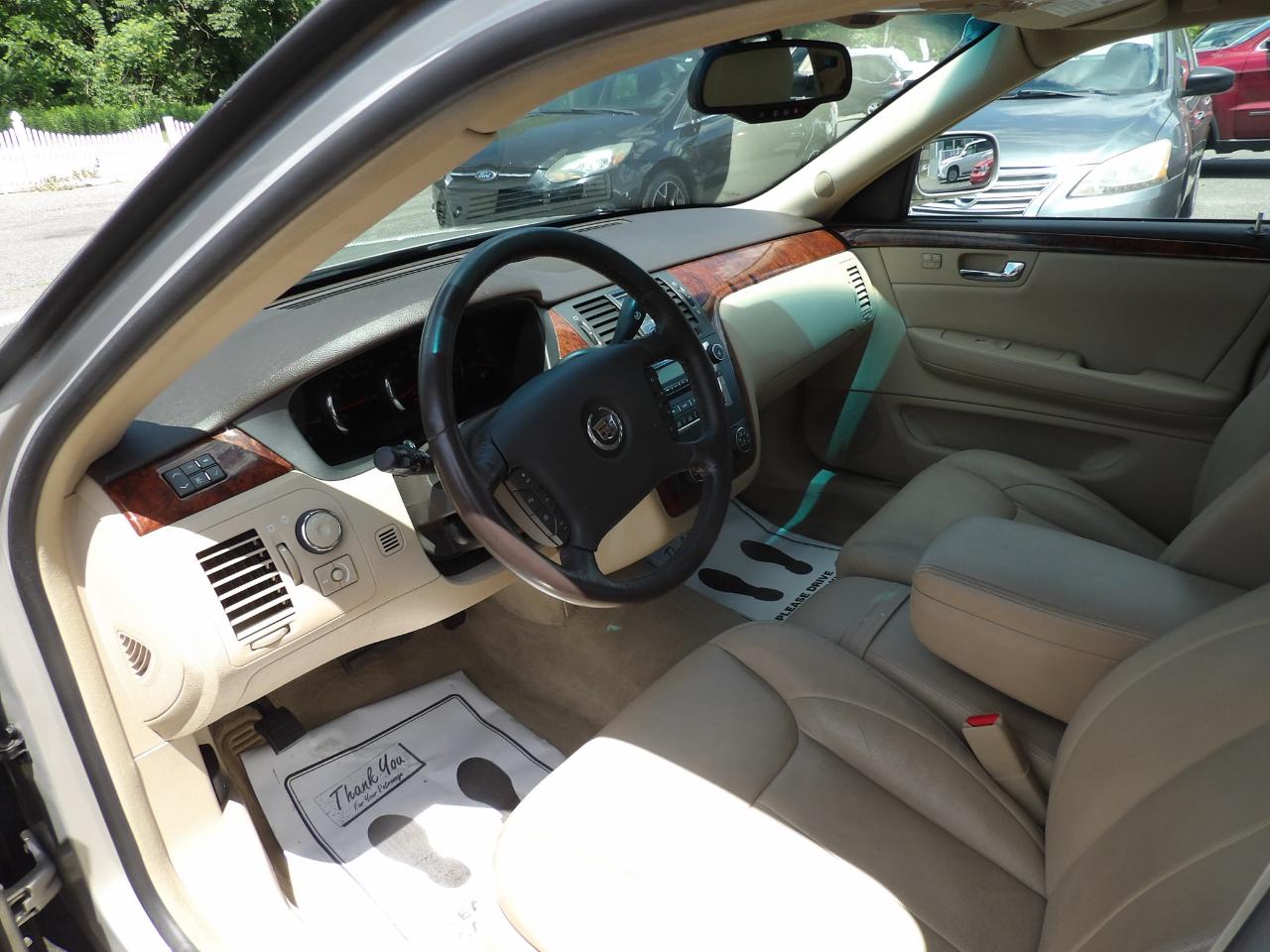 Cadillac DTS 4dr Sdn Luxury I 2007