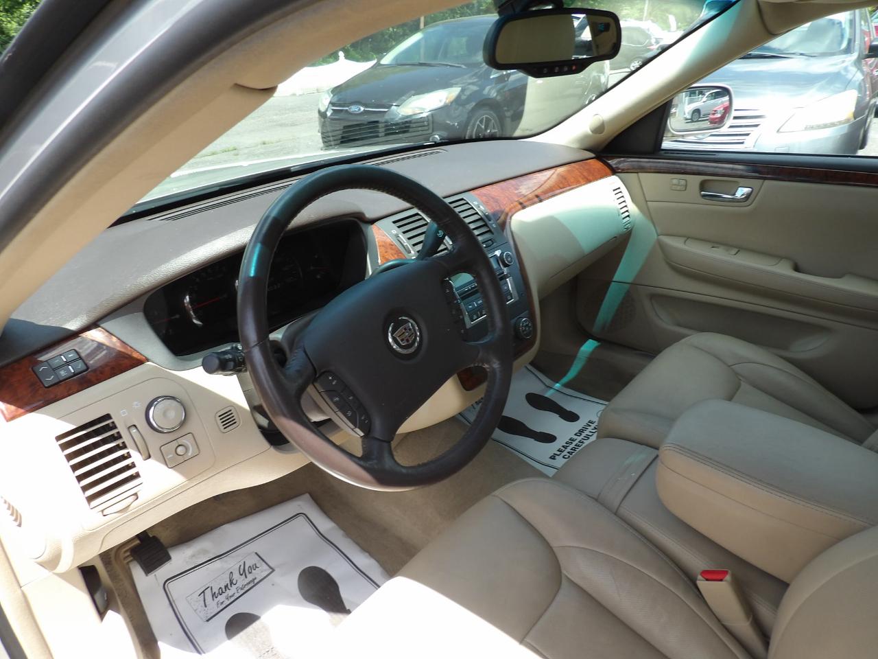 Cadillac DTS 4dr Sdn Luxury I 2007