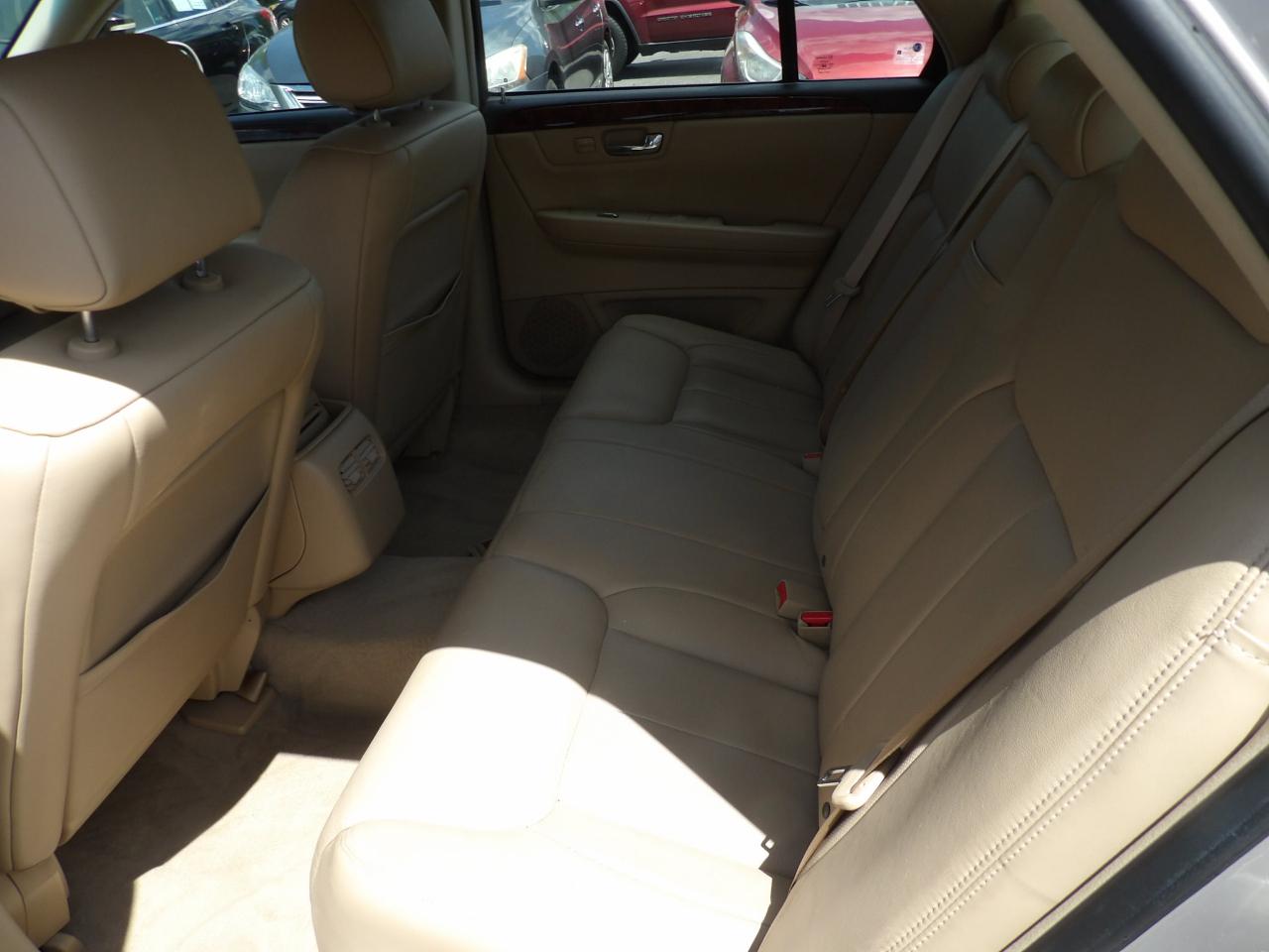 Cadillac DTS 4dr Sdn Luxury I 2007