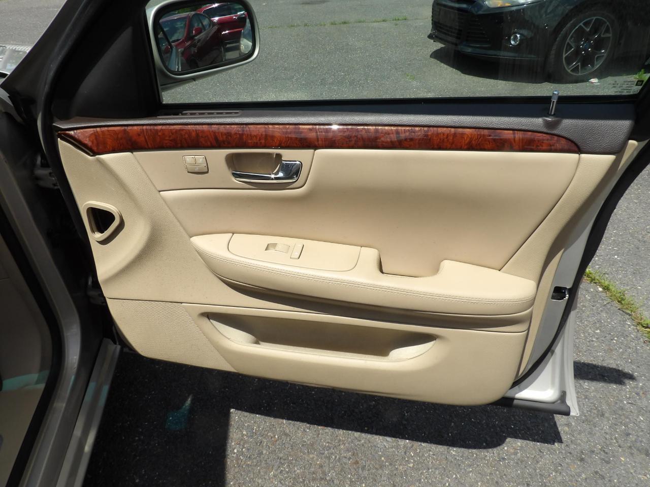 Cadillac DTS 4dr Sdn Luxury I 2007