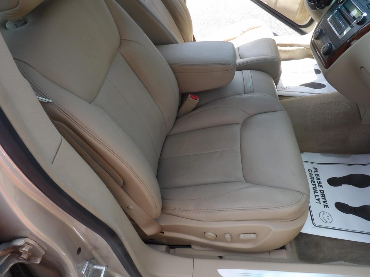 Cadillac DTS 4dr Sdn Luxury I 2007