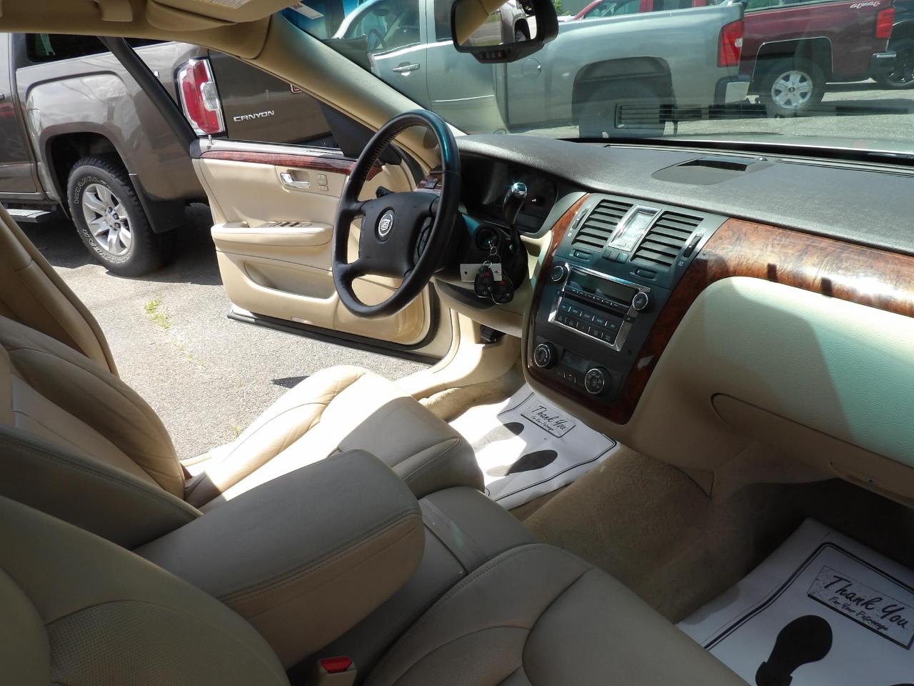 Cadillac DTS 4dr Sdn Luxury I 2007
