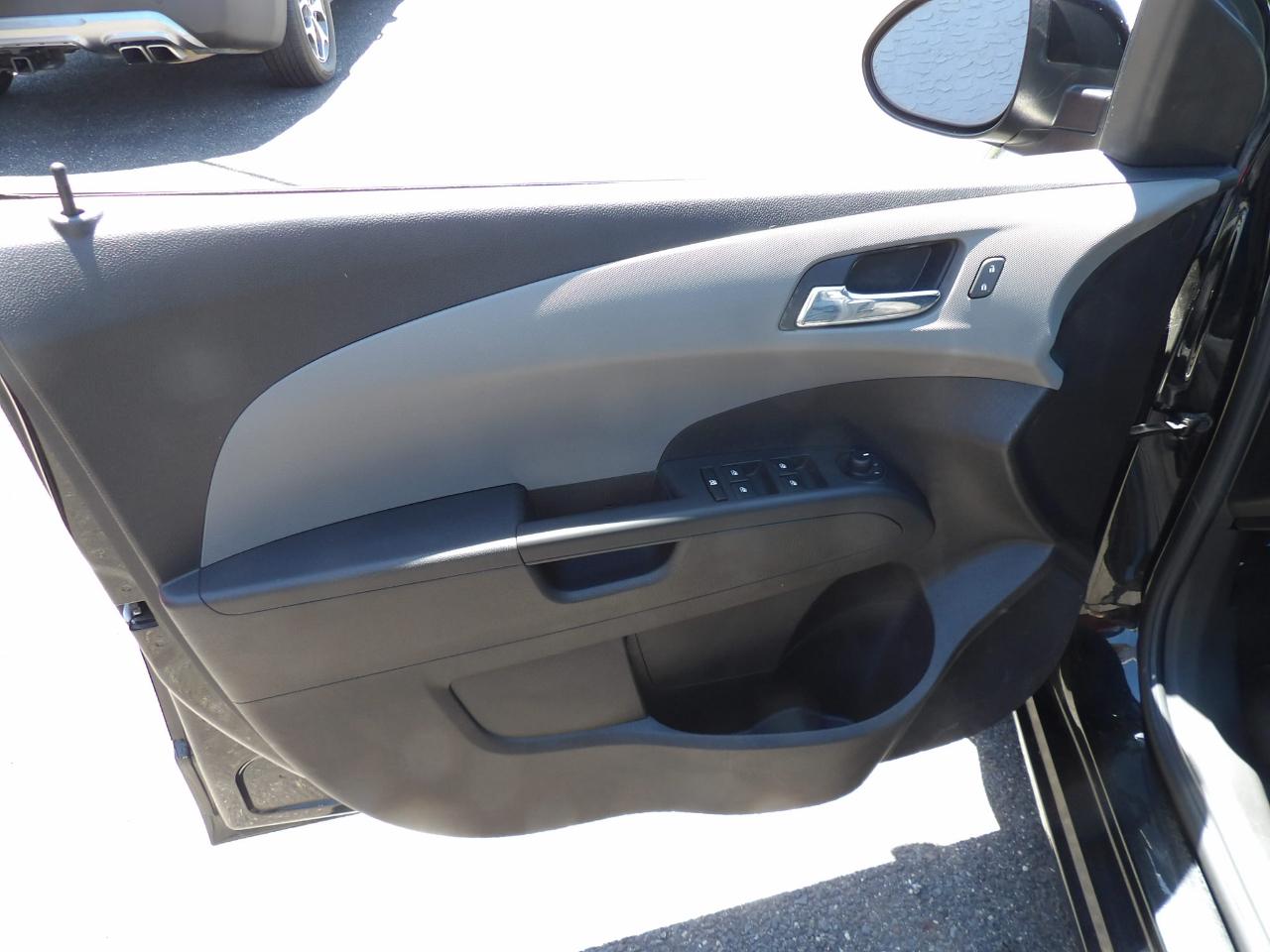 Chevrolet Sonic 5dr HB Auto LT 2016