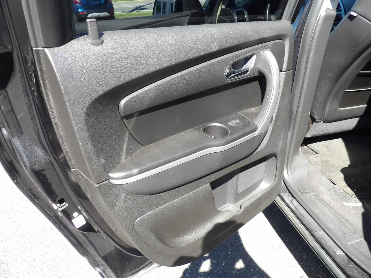 GMC Acadia FWD 4dr SLT1 2008