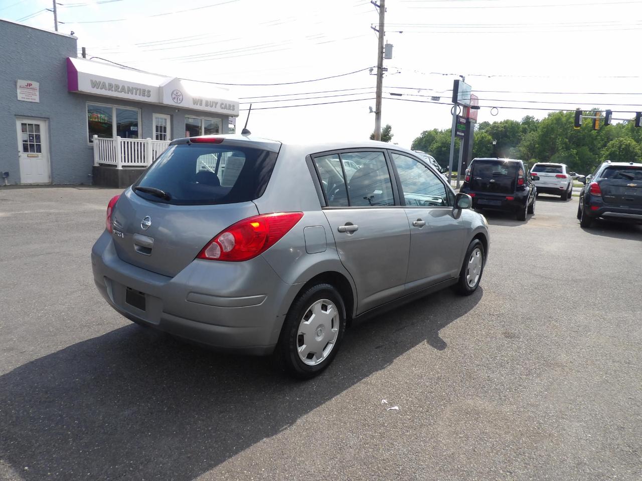 Nissan Versa 5dr HB I4 Auto 1.8 S 2009