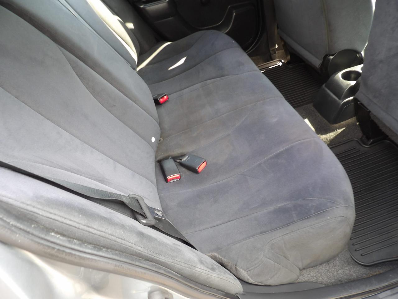 Nissan Versa 5dr HB I4 Auto 1.8 S 2009