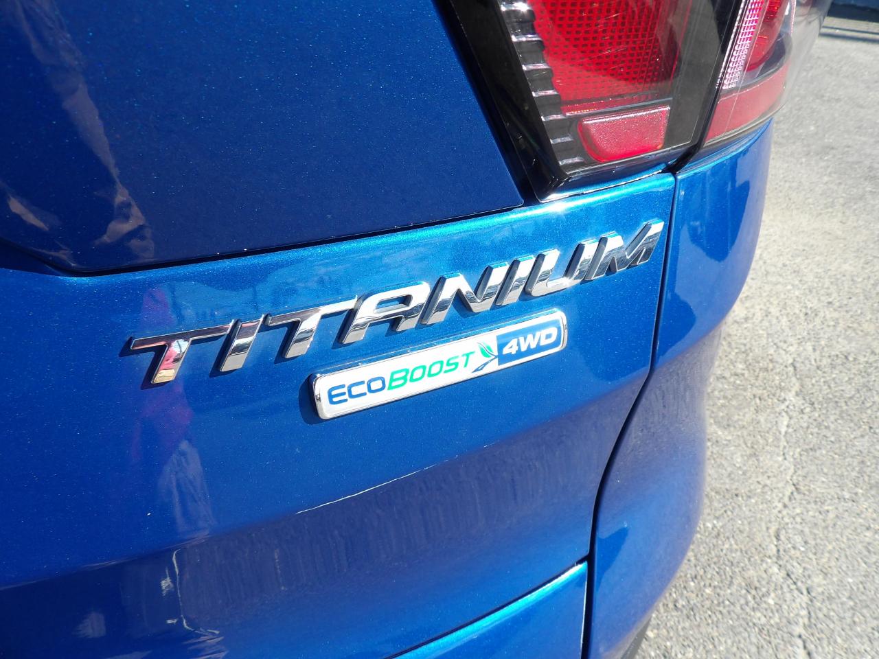 Ford Escape Titanium 4WD 2017