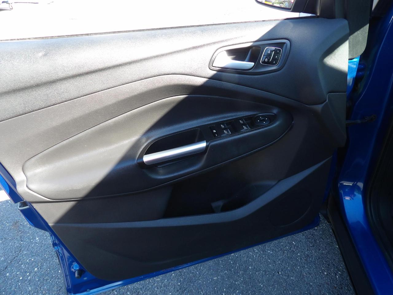 Ford Escape Titanium 4WD 2017