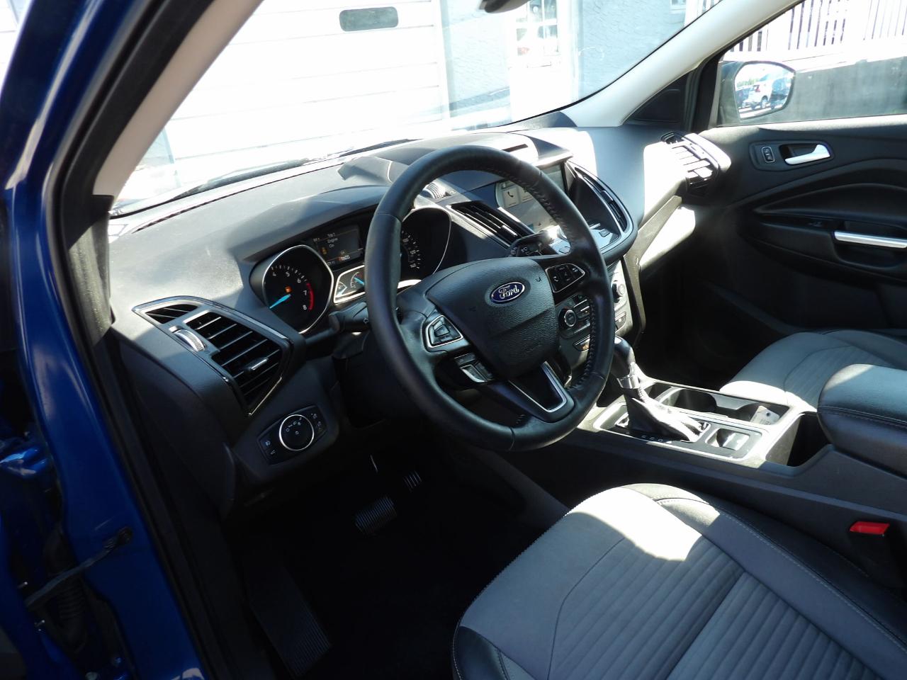 Ford Escape Titanium 4WD 2017