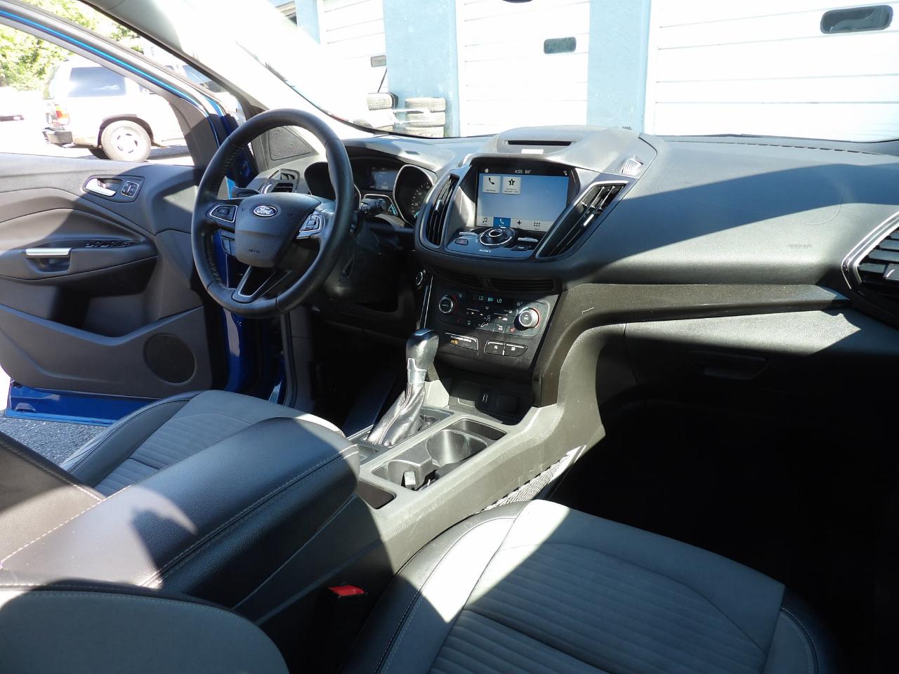 Ford Escape Titanium 4WD 2017