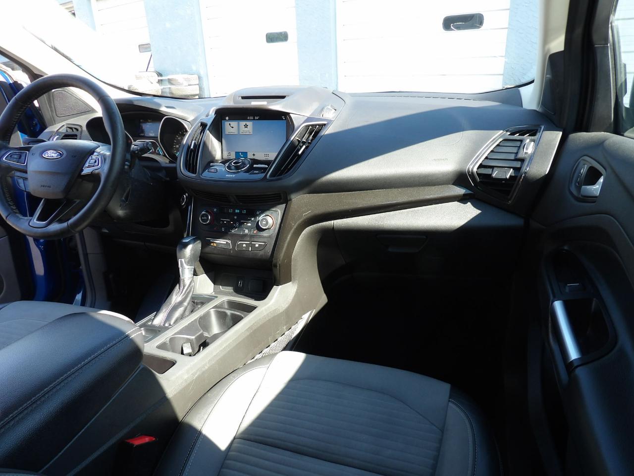 Ford Escape Titanium 4WD 2017