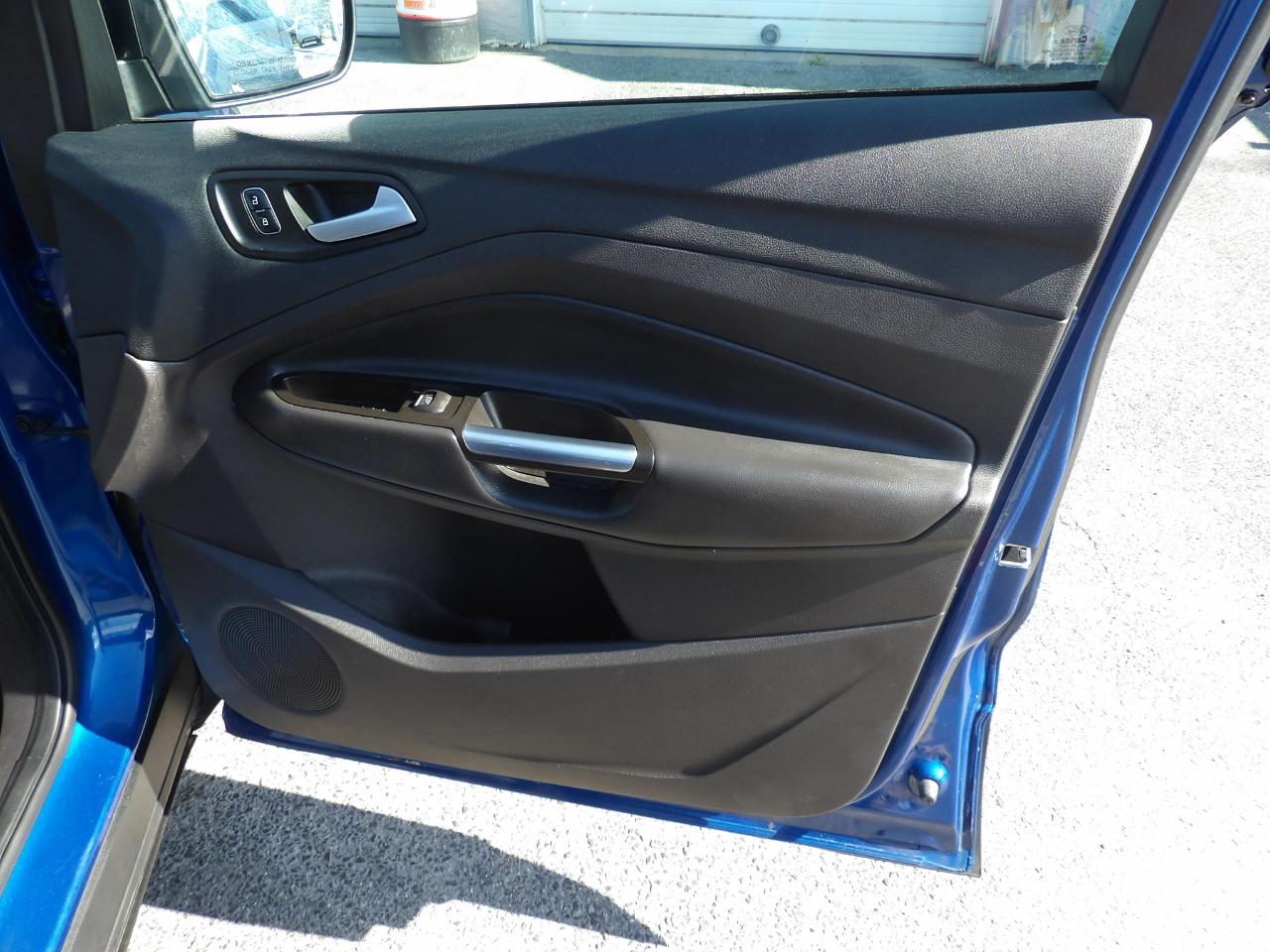 Ford Escape Titanium 4WD 2017