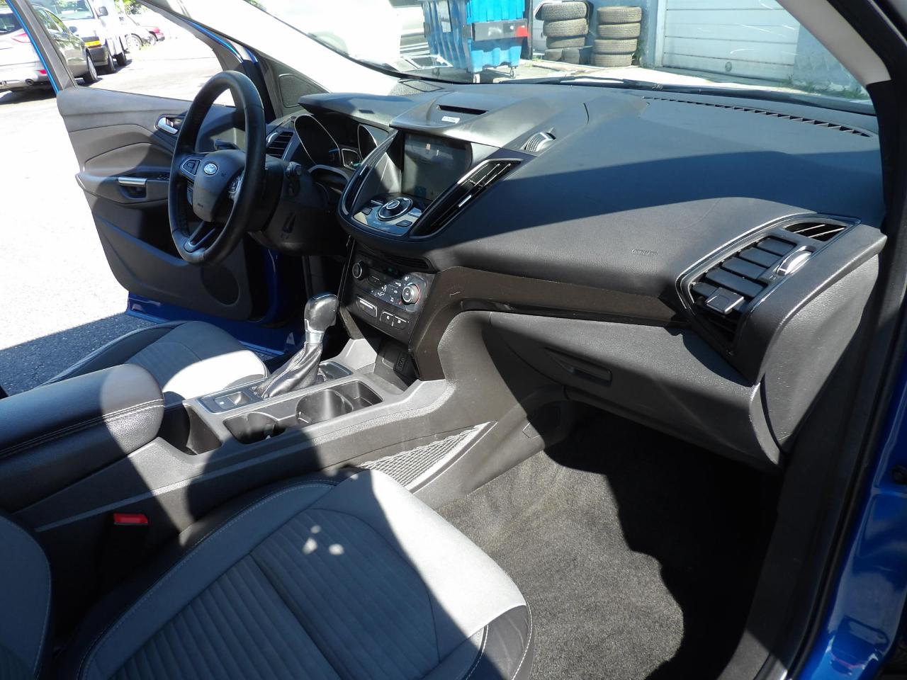 Ford Escape Titanium 4WD 2017