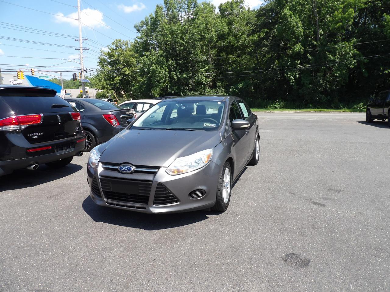 Ford Focus 4dr Sdn SE 2013