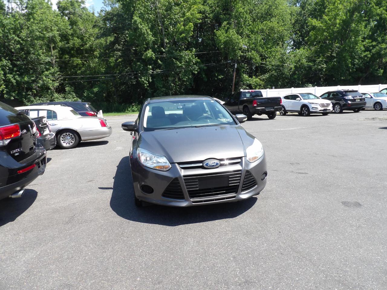 Ford Focus 4dr Sdn SE 2013