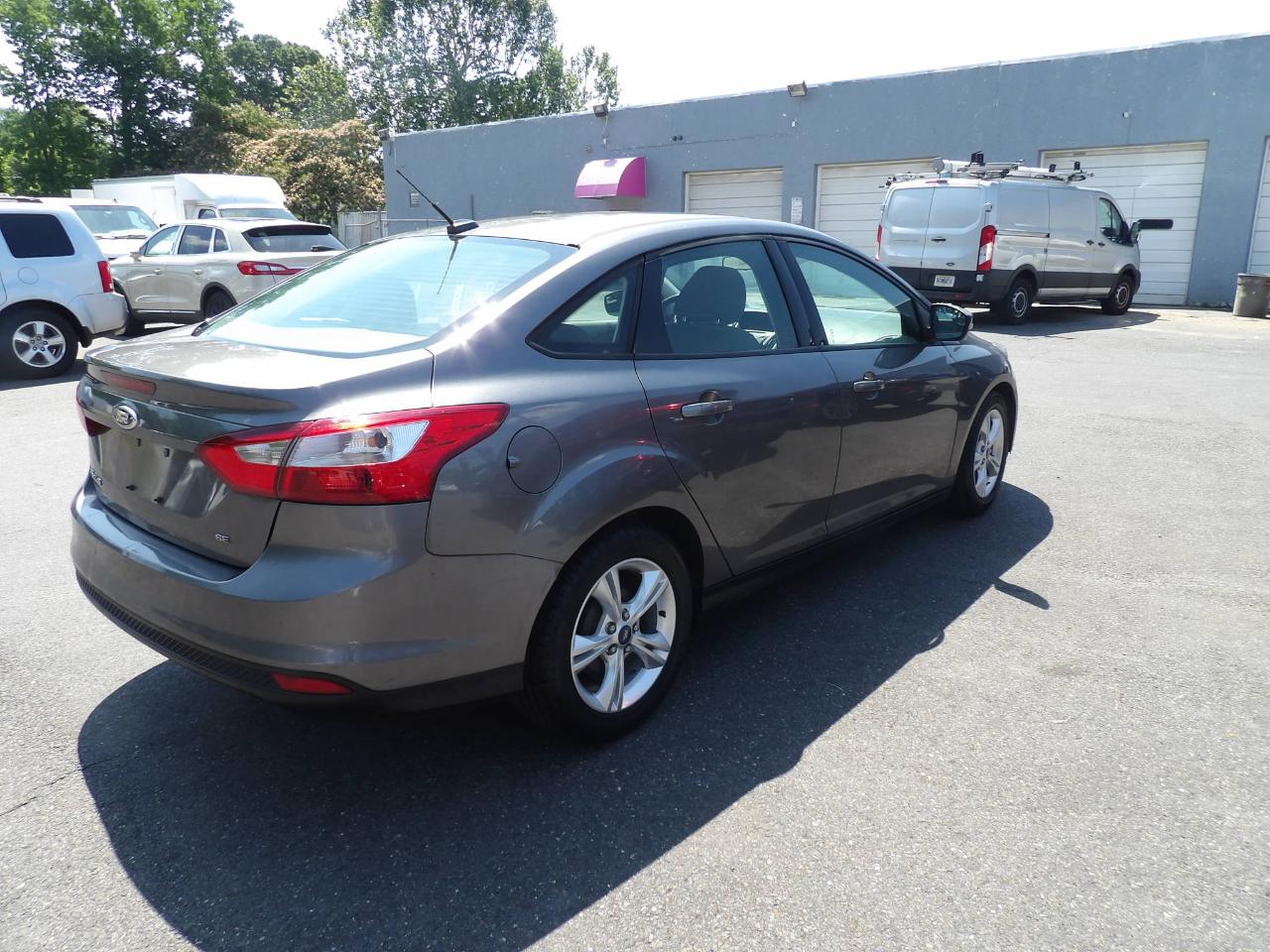 Ford Focus 4dr Sdn SE 2013
