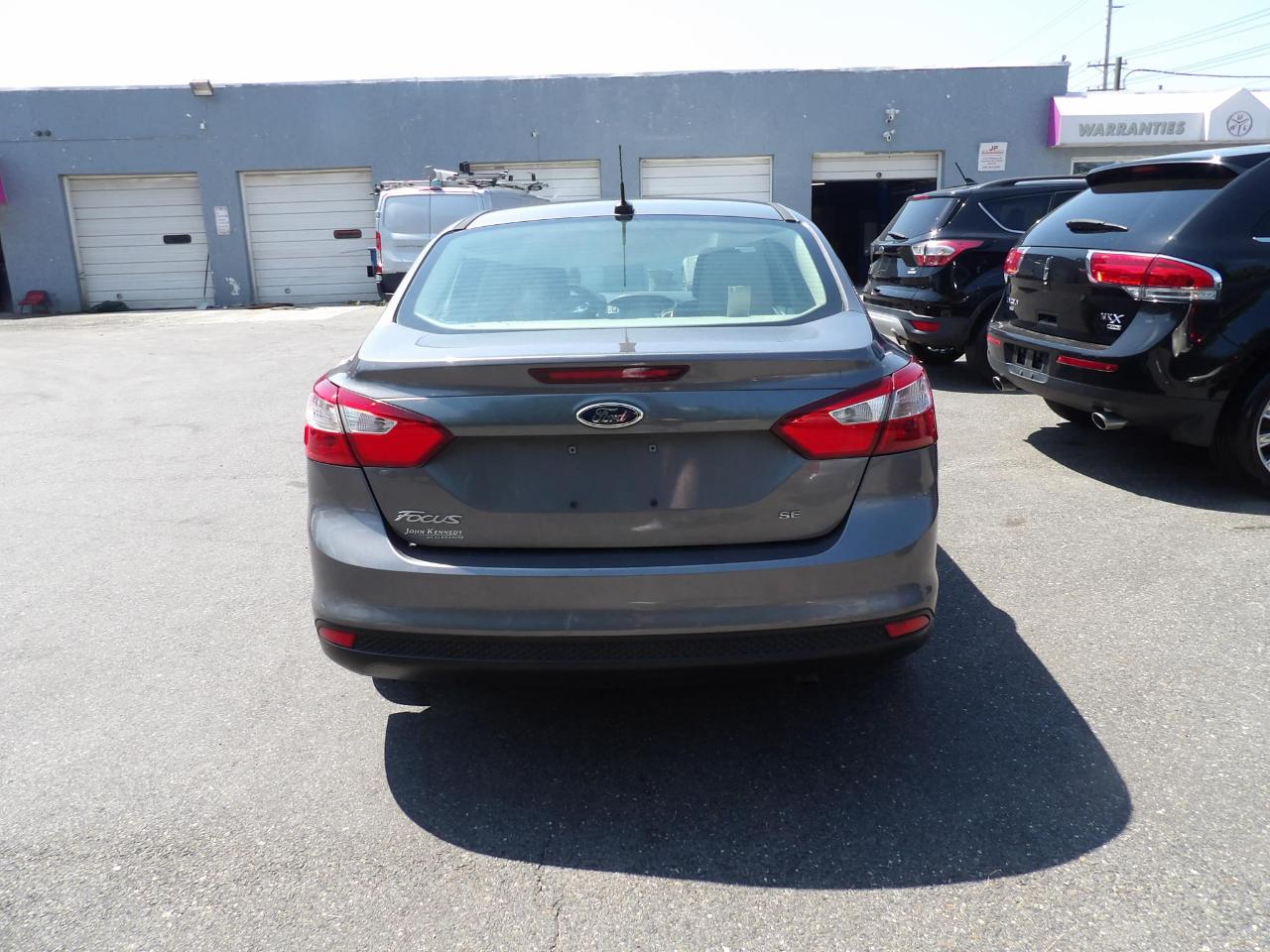 Ford Focus 4dr Sdn SE 2013