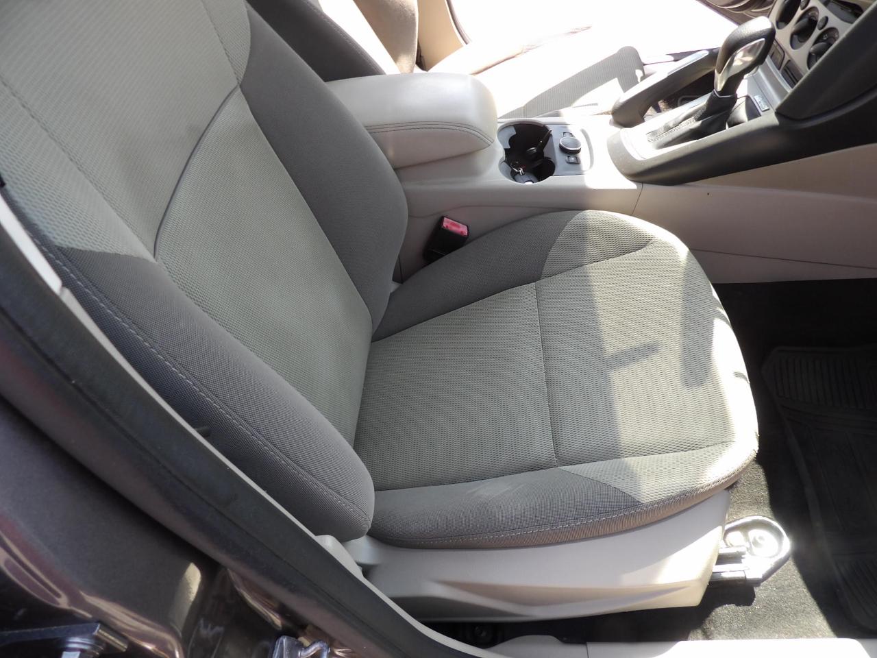 Ford Focus 4dr Sdn SE 2013