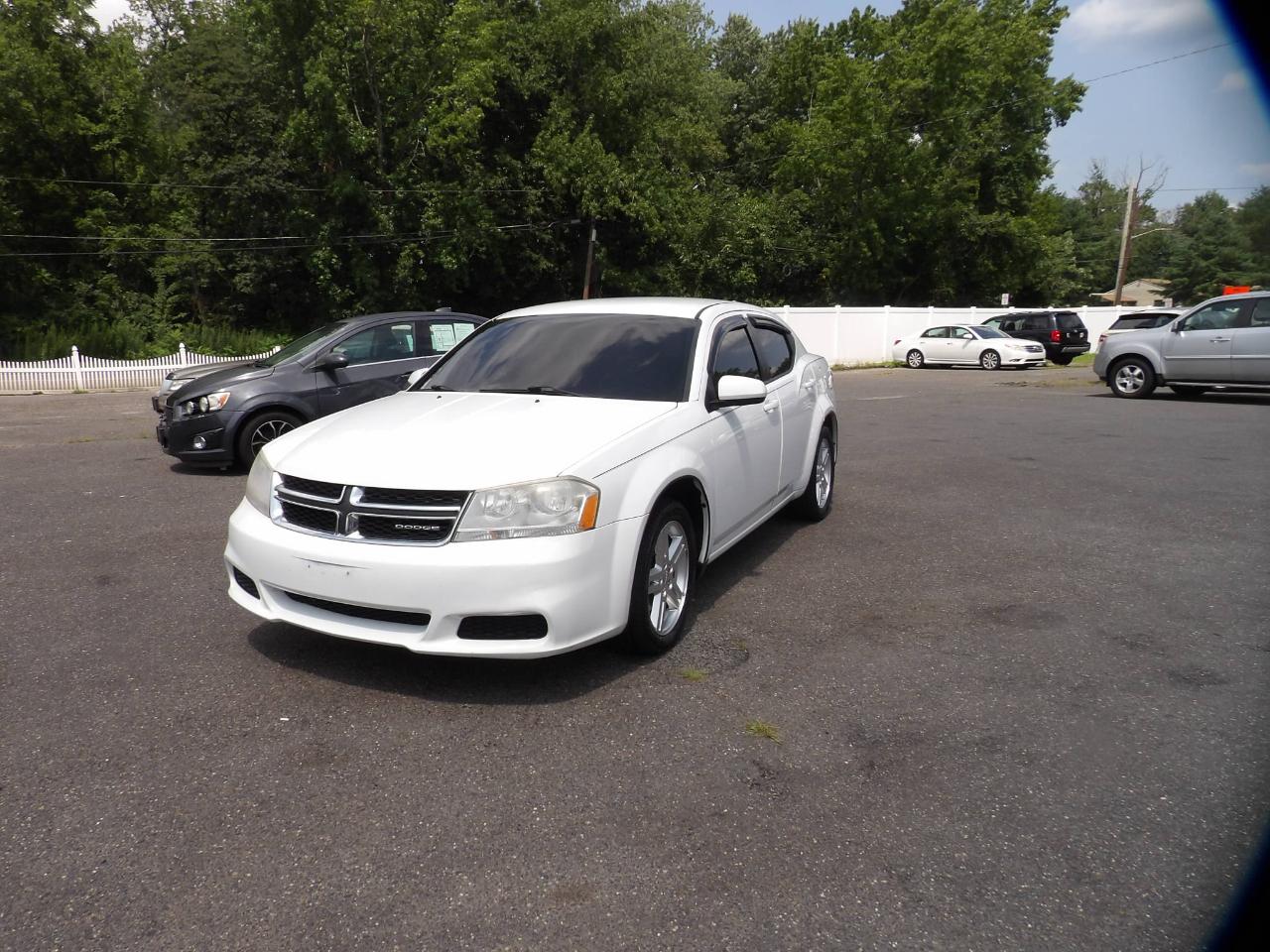Dodge Avenger 4dr Sdn Mainstreet 2011