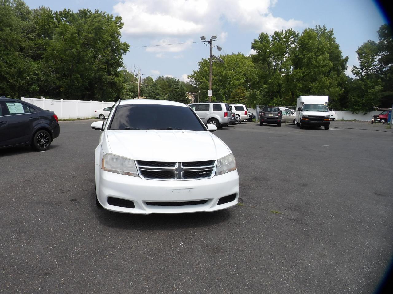 Dodge Avenger 4dr Sdn Mainstreet 2011