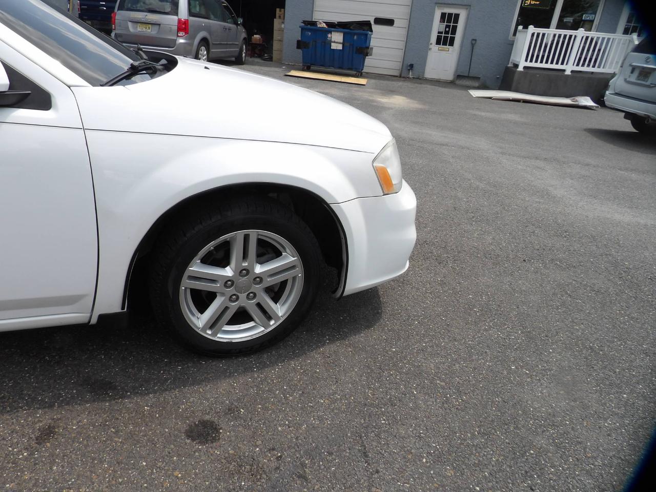 Dodge Avenger 4dr Sdn Mainstreet 2011