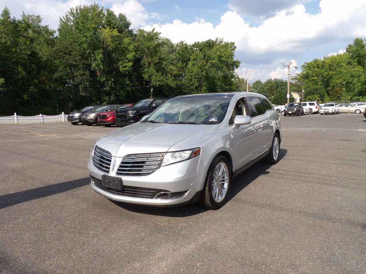 Lincoln MKT 3.5L AWD Standard 2019
