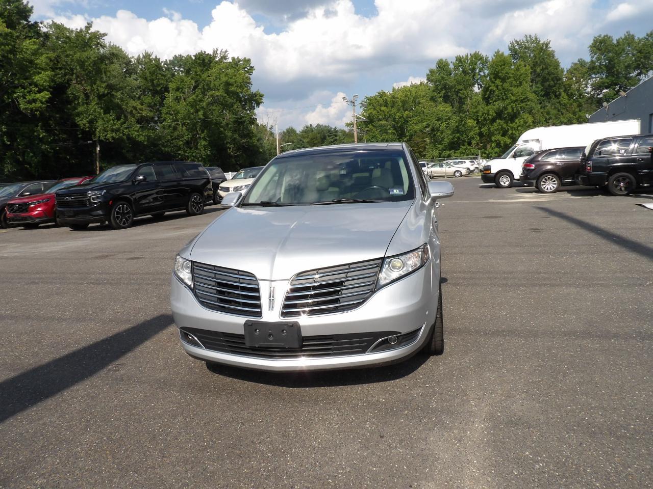 Lincoln MKT 3.5L AWD Standard 2019