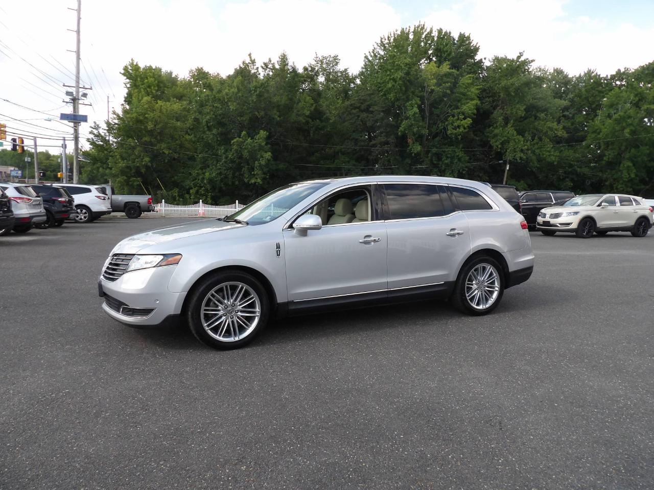 Lincoln MKT 3.5L AWD Standard 2019