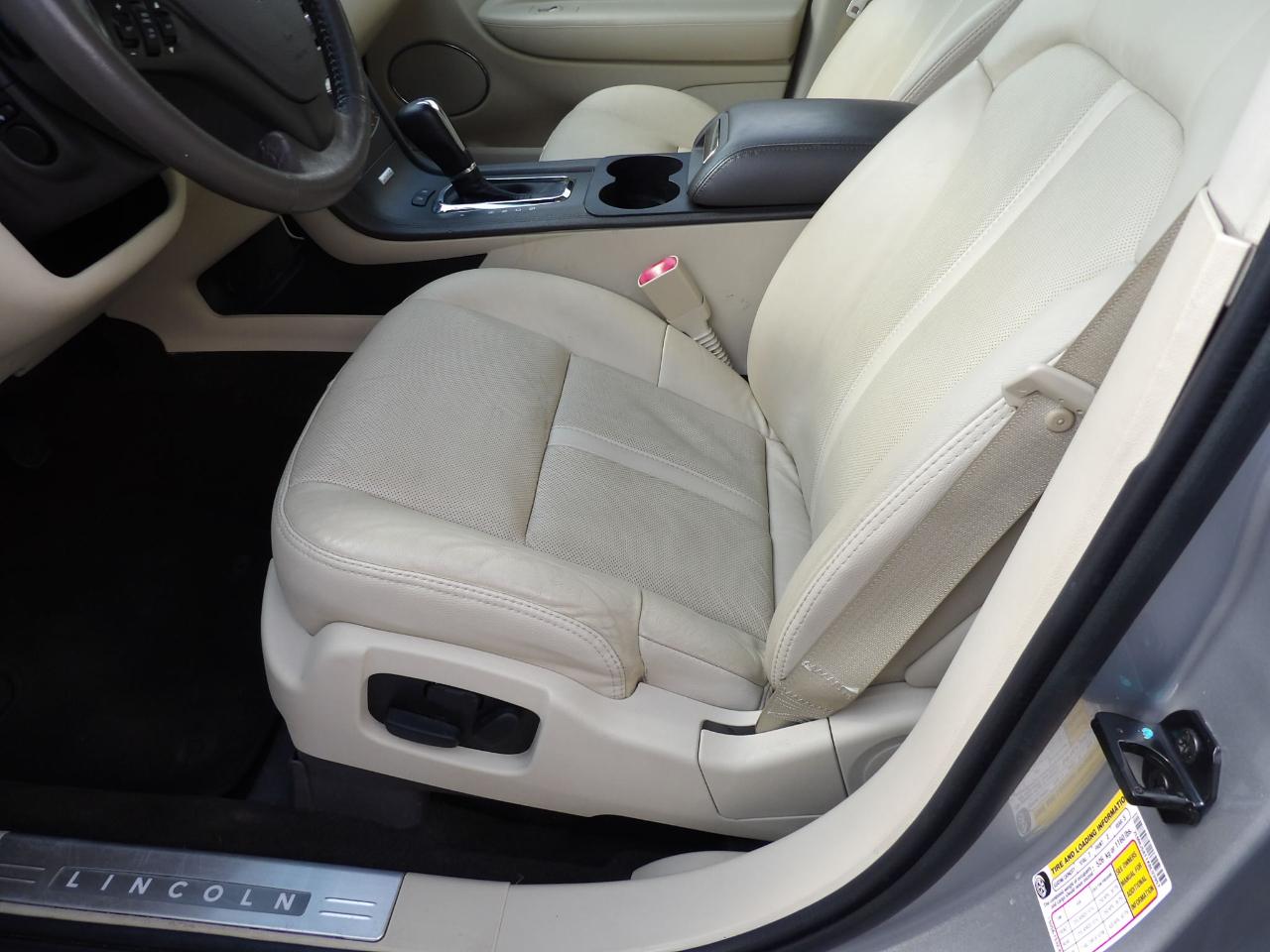 Lincoln MKT 3.5L AWD Standard 2019