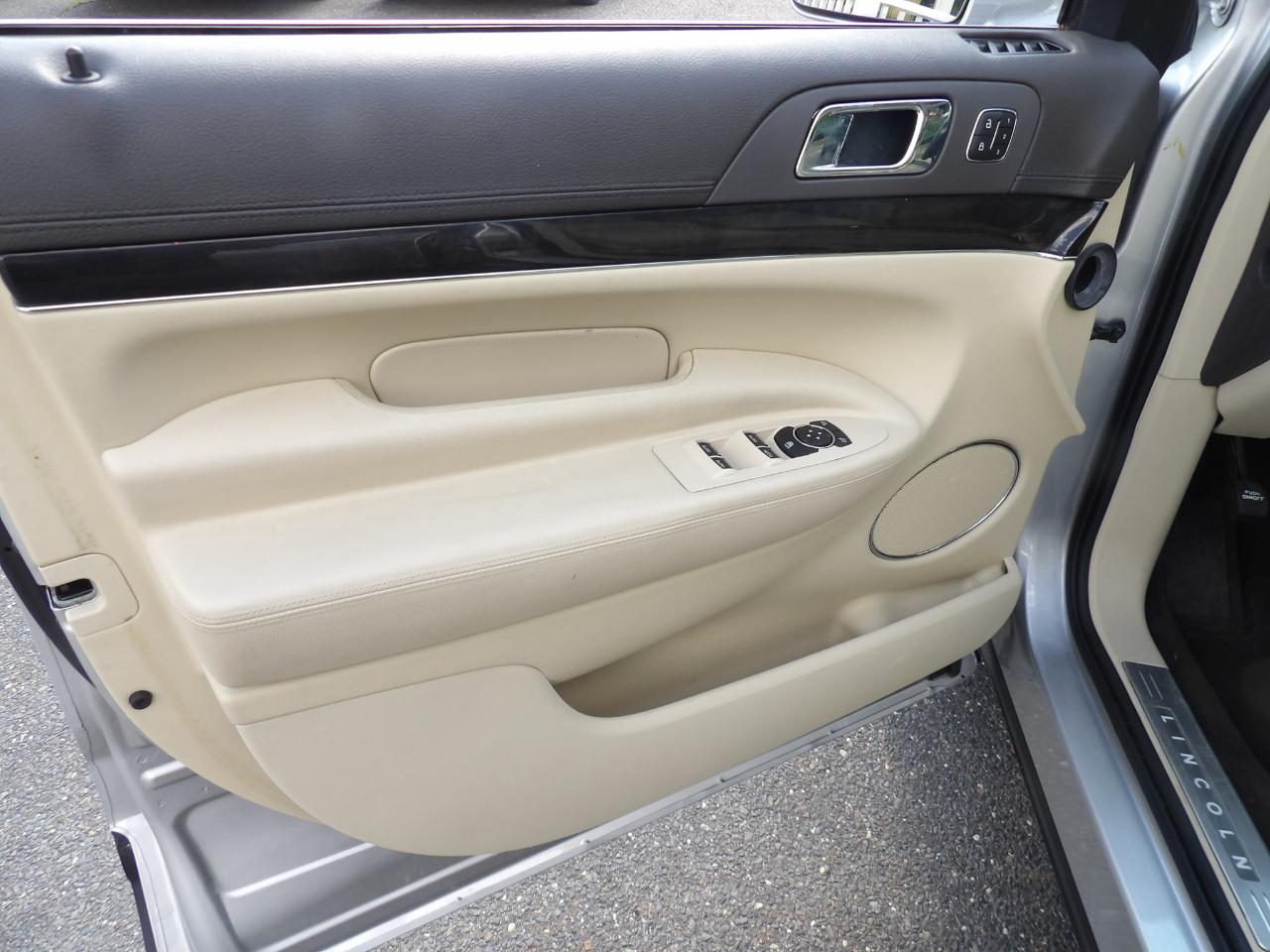 Lincoln MKT 3.5L AWD Standard 2019