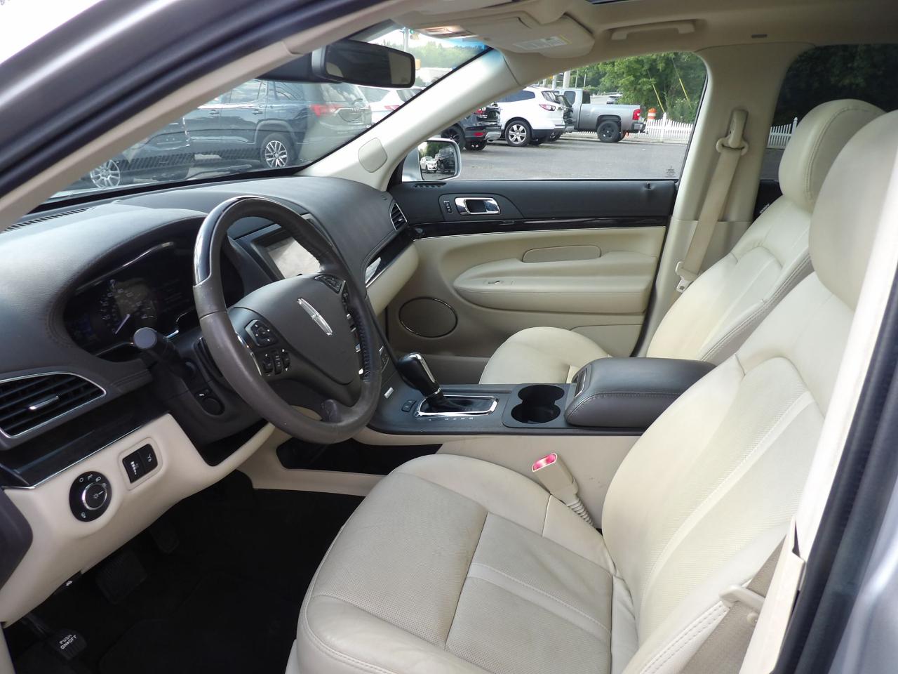 Lincoln MKT 3.5L AWD Standard 2019