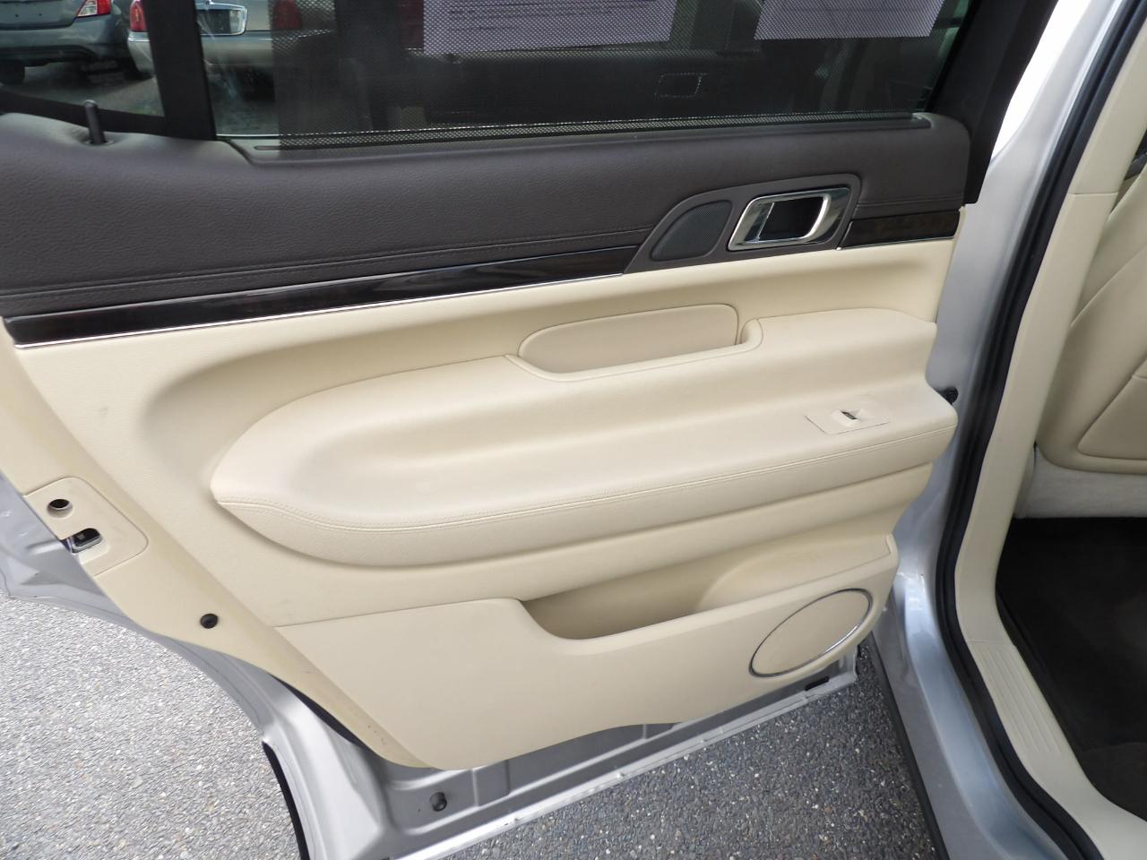 Lincoln MKT 3.5L AWD Standard 2019