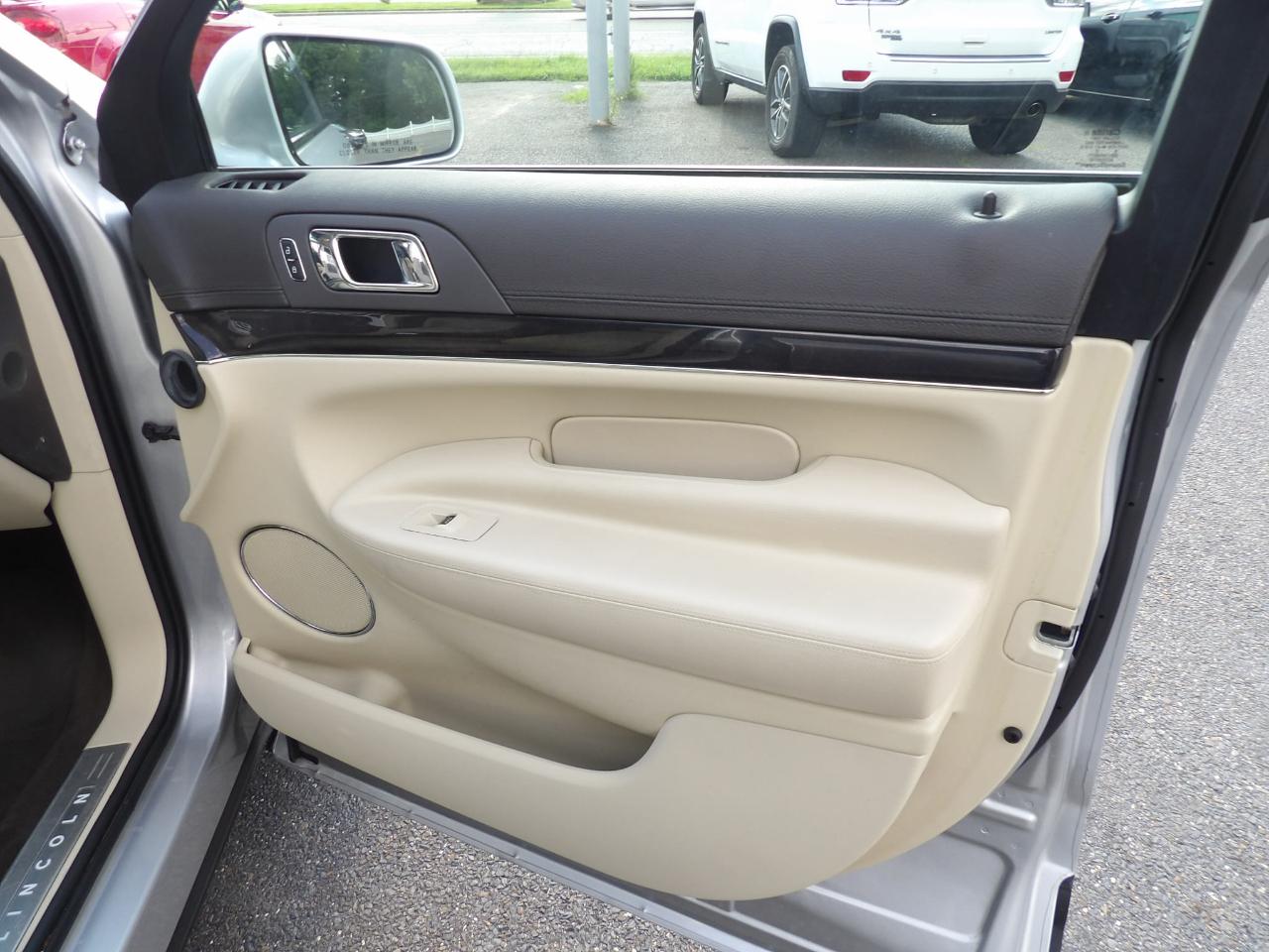 Lincoln MKT 3.5L AWD Standard 2019