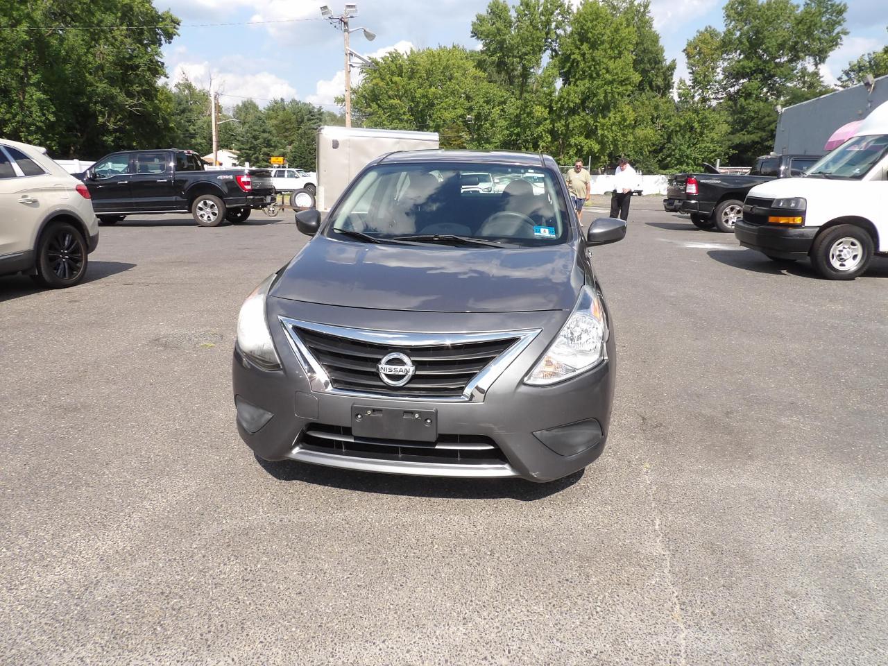 Nissan Versa Sedan SV CVT 2019