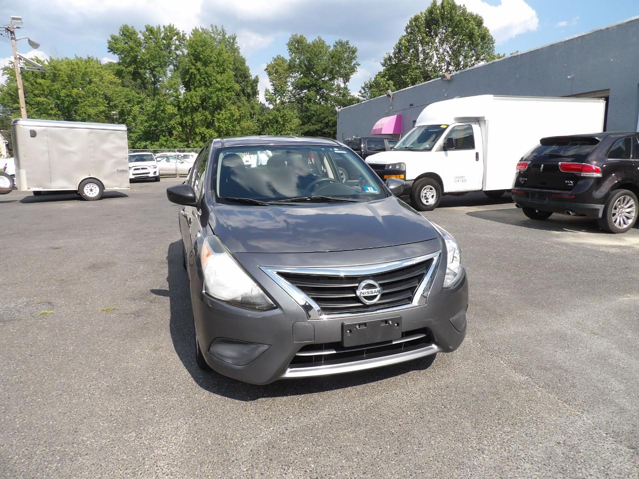 Nissan Versa Sedan SV CVT 2019