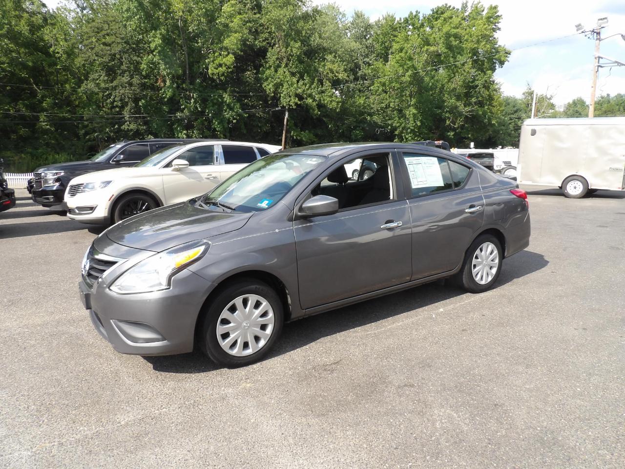 Nissan Versa Sedan SV CVT 2019